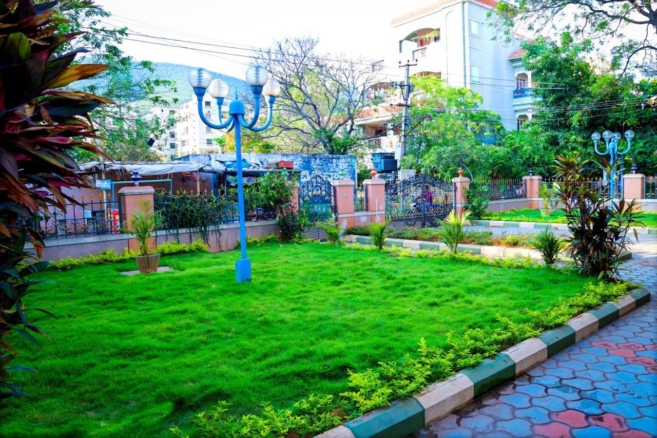Divine Luxury Villa Tirupati Exterior photo